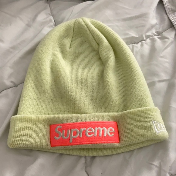 Pale lime SUPREME (FW17) beanie. Comes with original shopping bag. - Picture 3 of 5